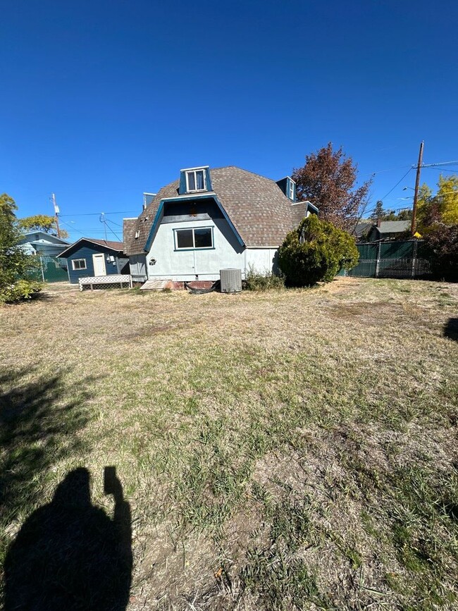 Building Photo - 804 N 2nd St