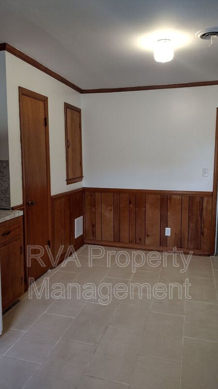 Building Photo - 7161 Dabneys Mill Rd