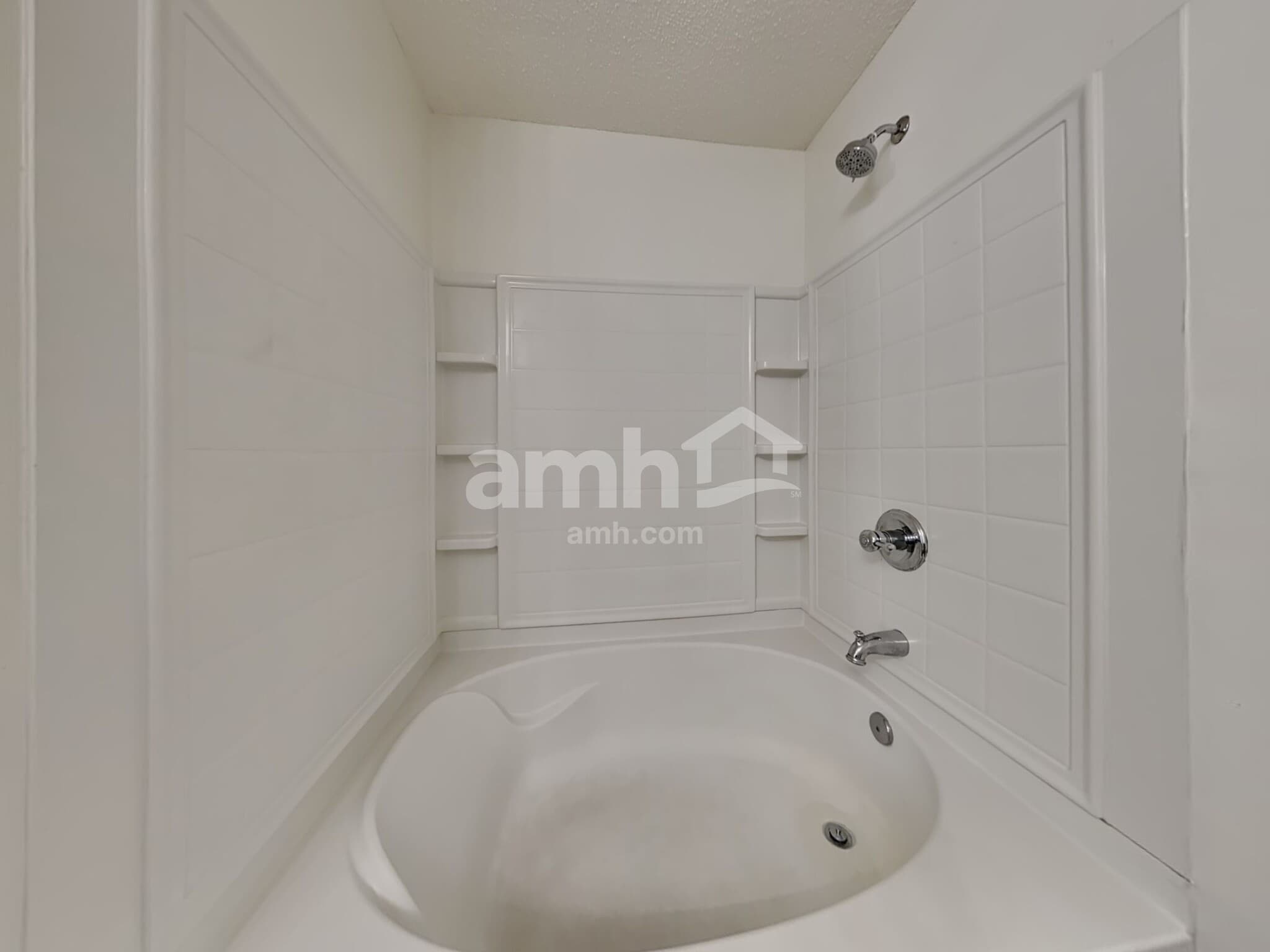 Building Photo - 425 Green Park Ln