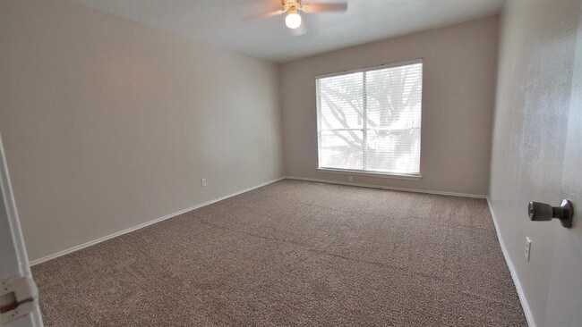 Building Photo - 1203 Brook Grove Dr