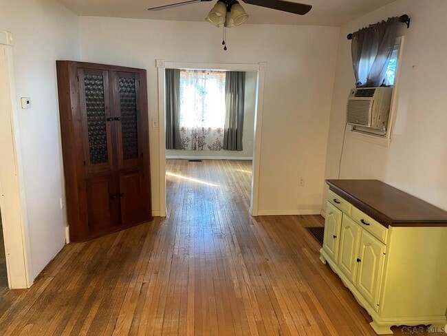 Building Photo - 129 Hawthorne St