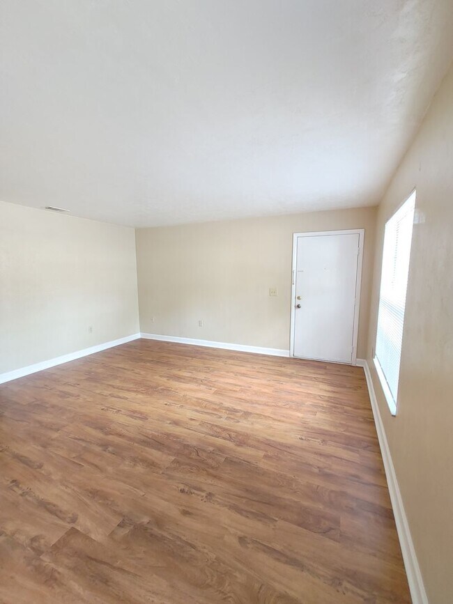 Building Photo - 4025 SW 21st Ln