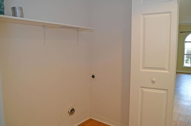Building Photo - 87113 Kipling Dr