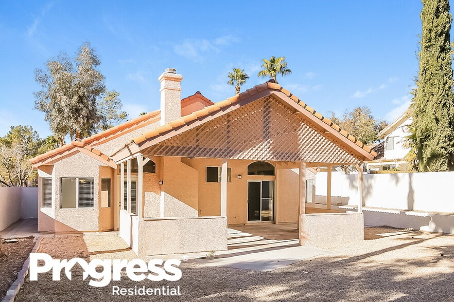 Building Photo - 3020 Forest Lake St