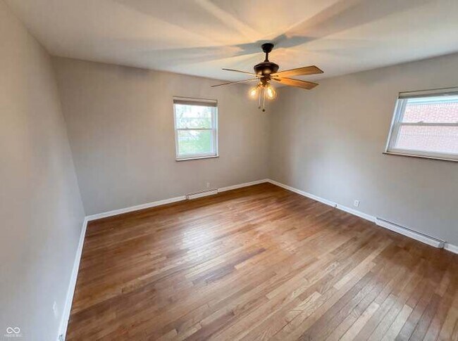 Building Photo - 10209 Broadway St