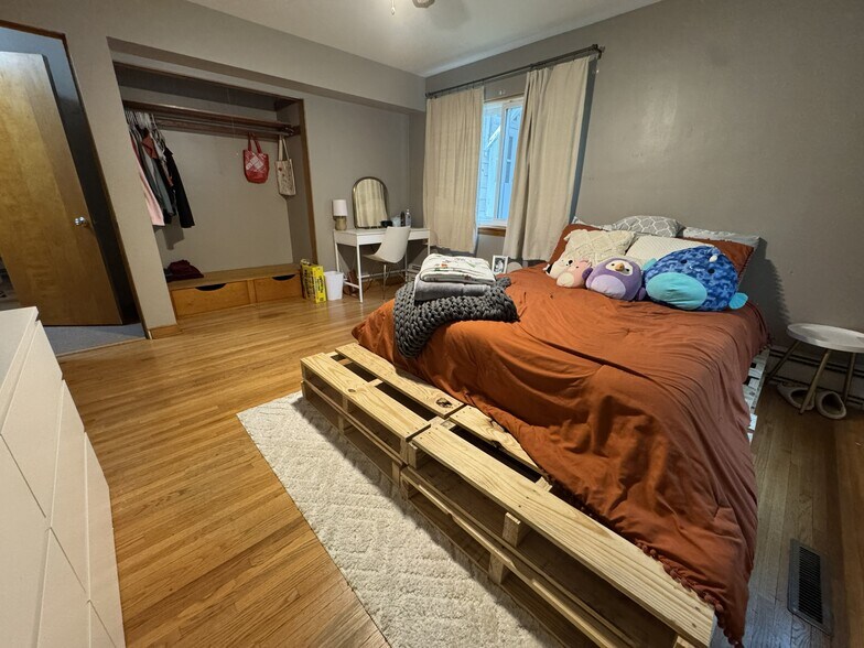 Main level - 312 N 4th St