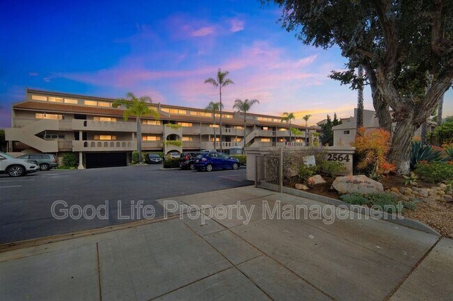 Building Photo - 2564 Navarra Dr