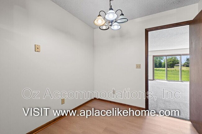 Building Photo - 1105 Jeff Cir