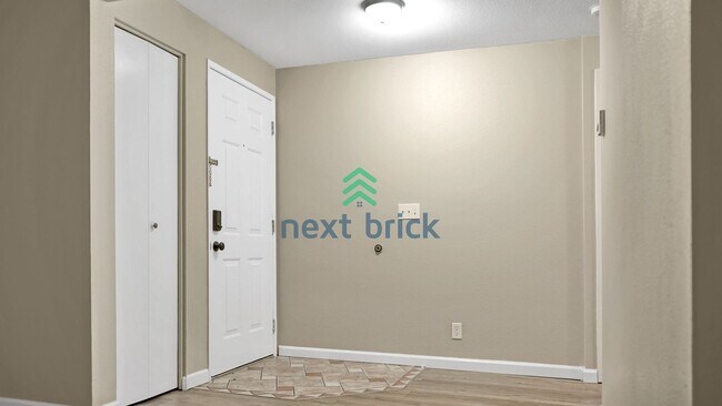 Building Photo - 2 BED & 2 BATH CONDO FOR RENT