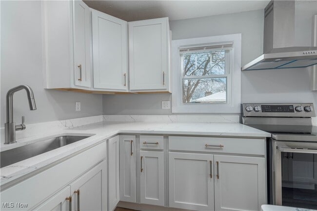 Building Photo - 218 Roxboro Rd