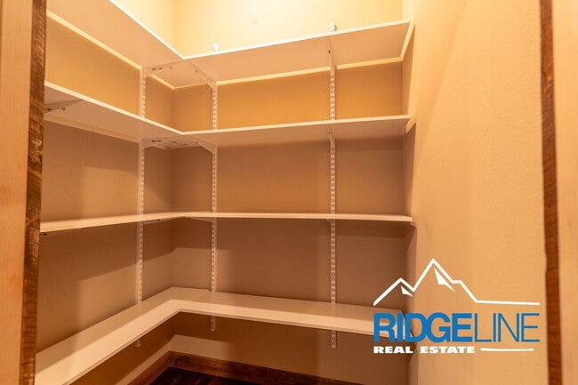 Building Photo - 21 Sandstone Ln