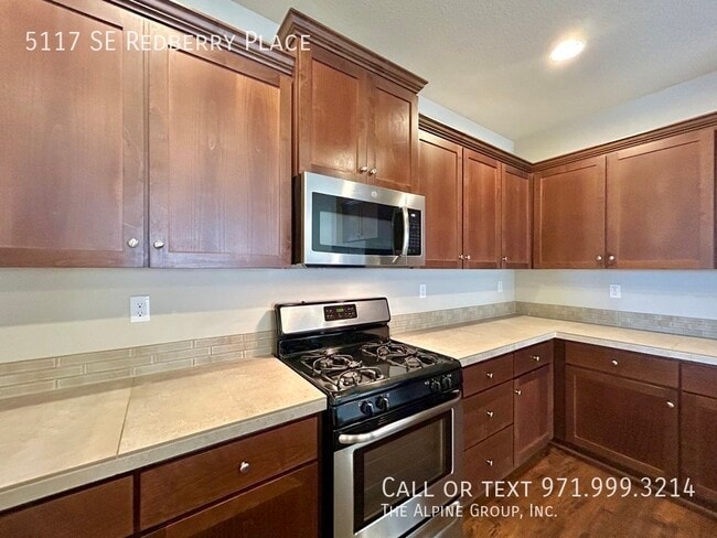 Building Photo - 5117 SE Redberry Pl