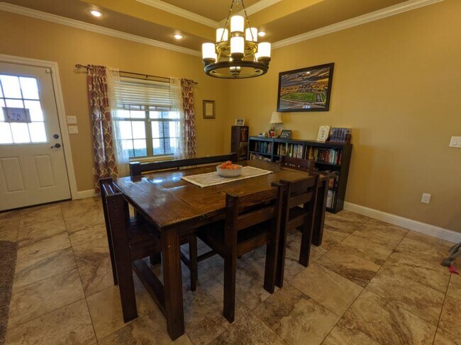 Building Photo - 4320 Springwood Dr