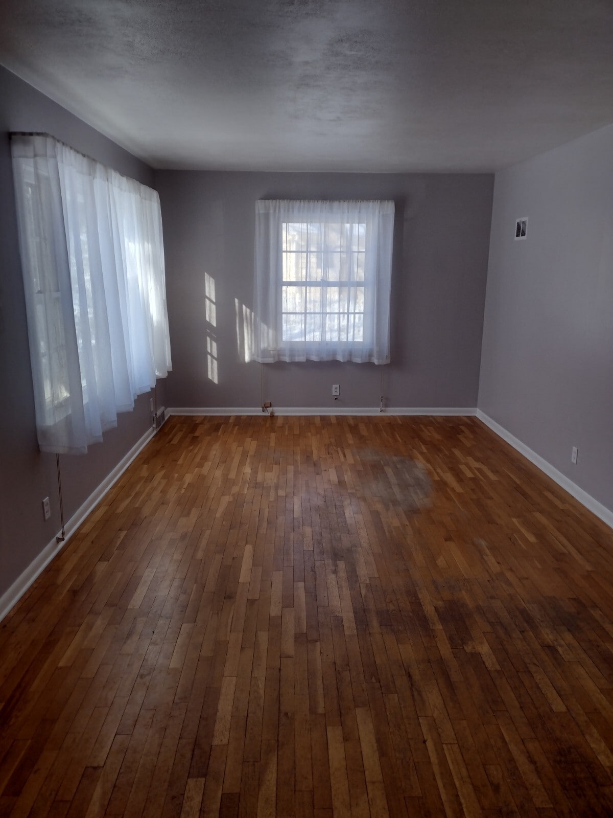 Building Photo - 1328 Wilson Dr