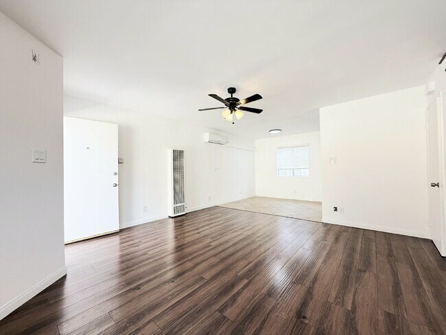 Building Photo - 1343 W 36th St