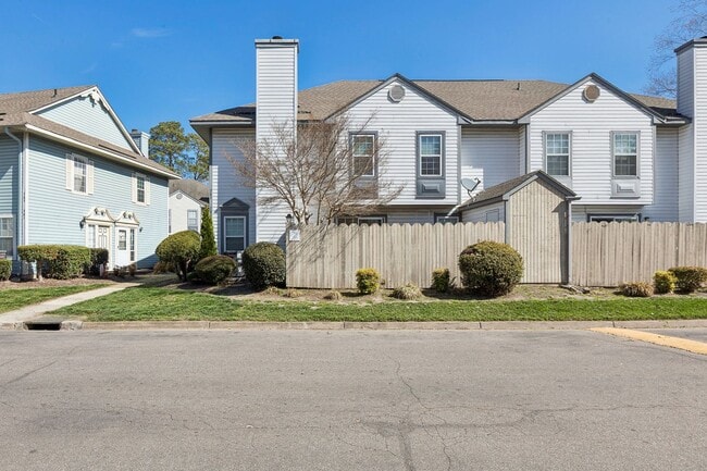 Building Photo - Columbus Station Condo-Ready to move in