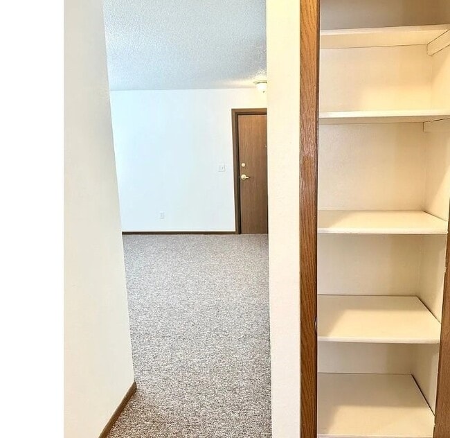 Building Photo - 902-905 N 14th St