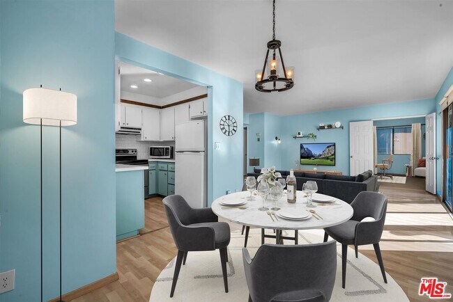 Building Photo - 5651 Windsor Way