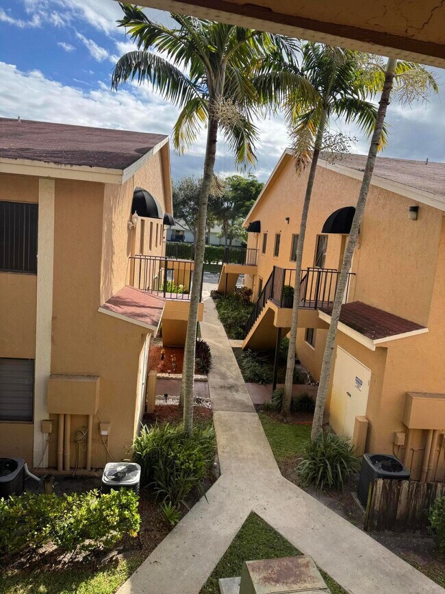 Building Photo - 6031 10th Ave N