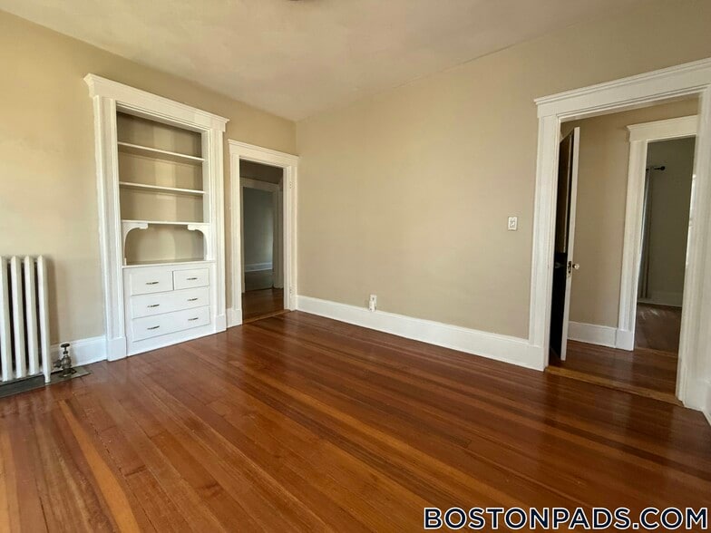 Building Photo - 45 Warner St