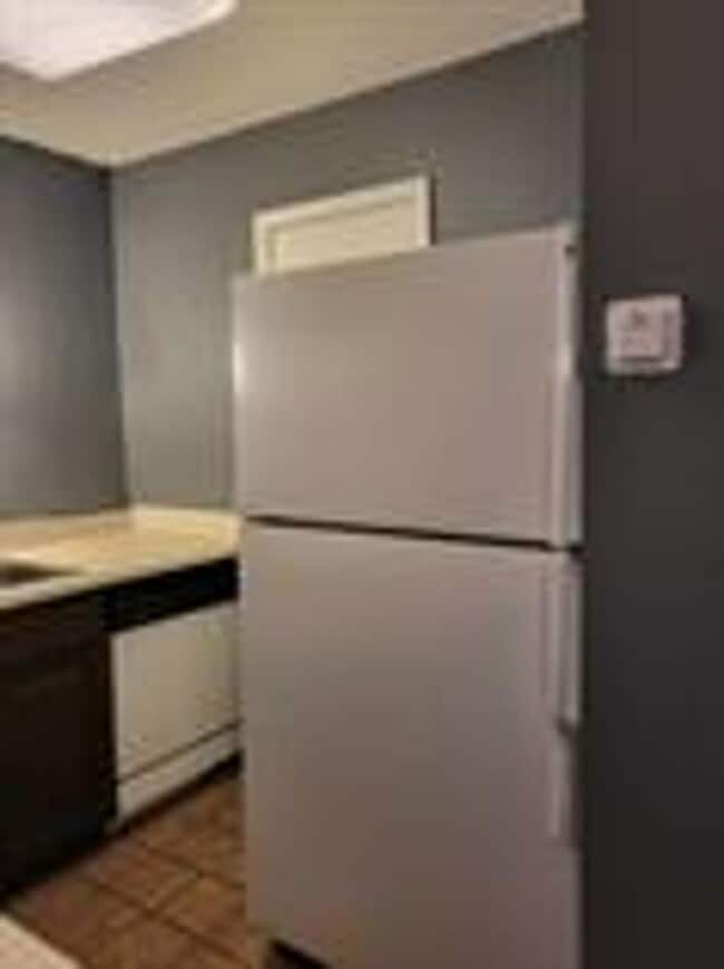 Building Photo - Heat included! Walk to gondola or town!