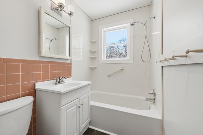 Building Photo - 11 Caribou Dr