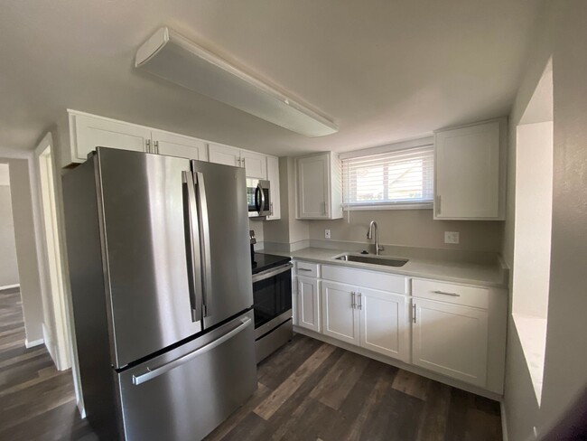 Building Photo - Adorable 1 bedroom remodeled home! Availab...