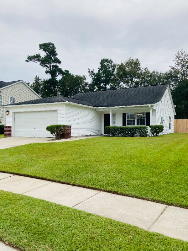 Primary Photo - 98 Creek Bend Dr
