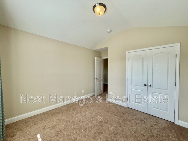 Building Photo - 608 Stonebriar Ave