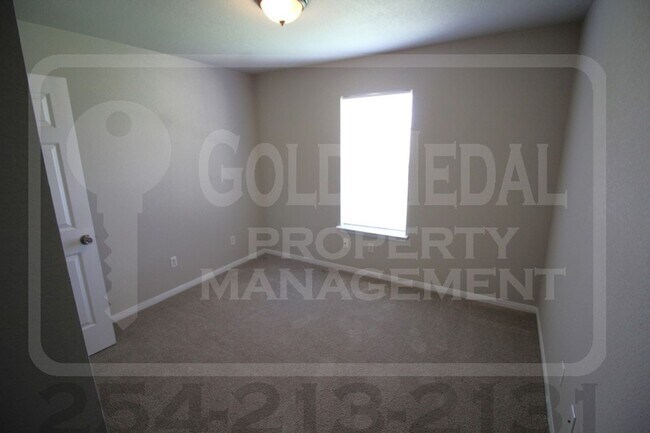 Building Photo - 302 James Loop