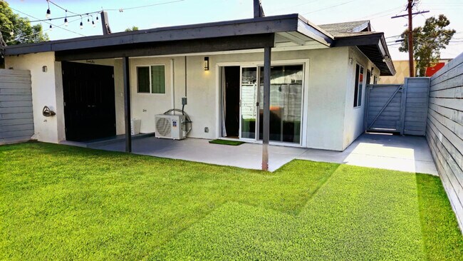 Building Photo - 1063-67 Gillespie Dr