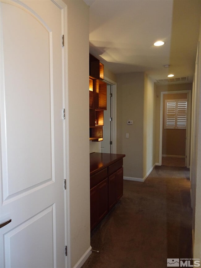 Building Photo - 494 Merganser Ln