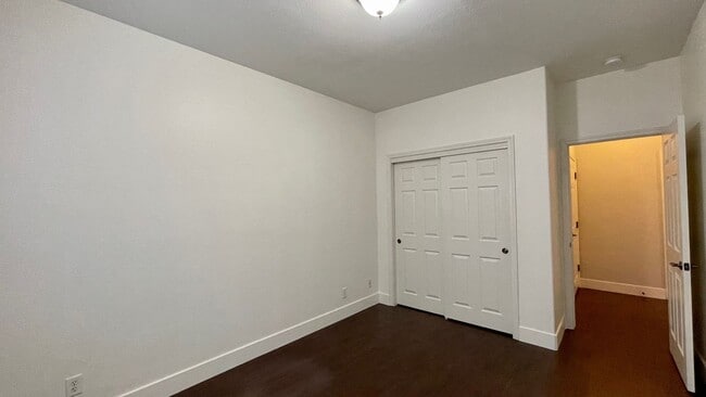 Building Photo - Single Level 4-Bedroom with 3-Car Garage in Berry Gardens