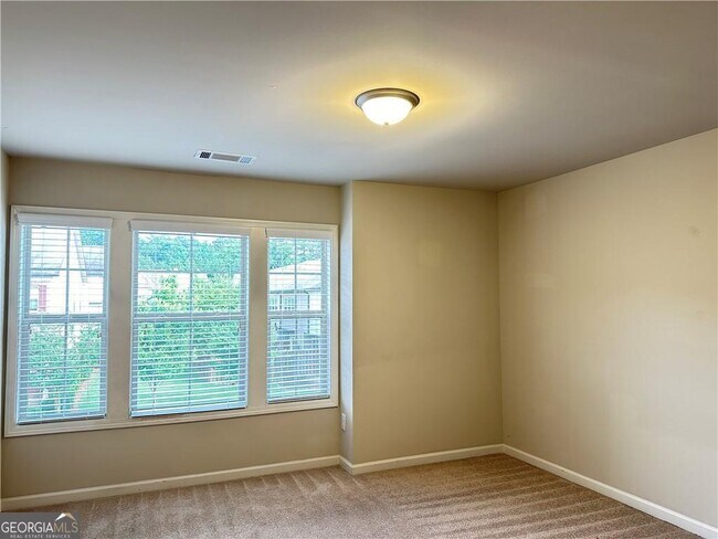Building Photo - 2045 Wheylon Dr