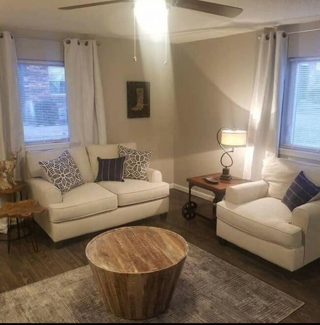 Interior Photo - Prairie At Yukon