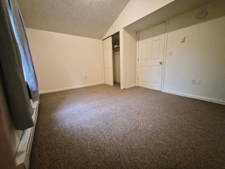 Building Photo - 306 Ridge St