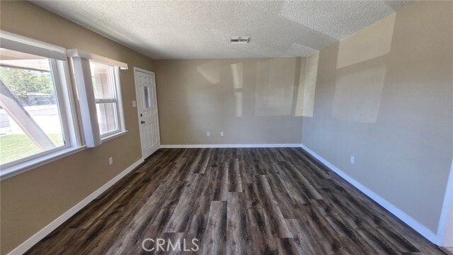 Building Photo - 8427 Oleander Ave