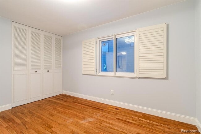 Building Photo - 122 N Helen Ave