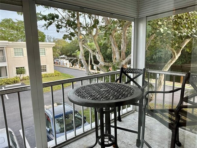 Building Photo - 6449 Bay Club Dr
