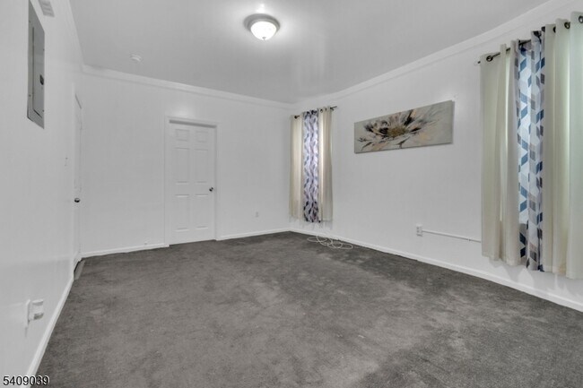 Building Photo - 54 3rd St