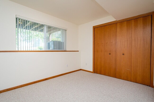 Building Photo - 7 Redtail Ct