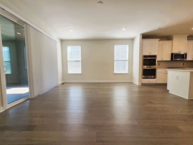 Building Photo - 2209 Cantina Ln