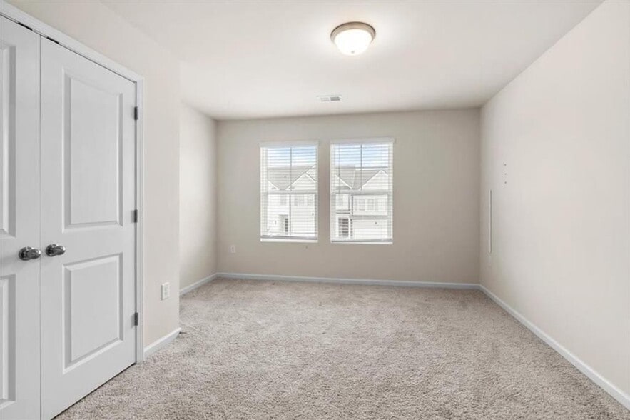 Building Photo - 1144 Westhampton Wy