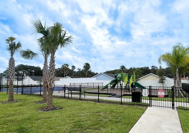 Building Photo - 37722 Leafside Ln