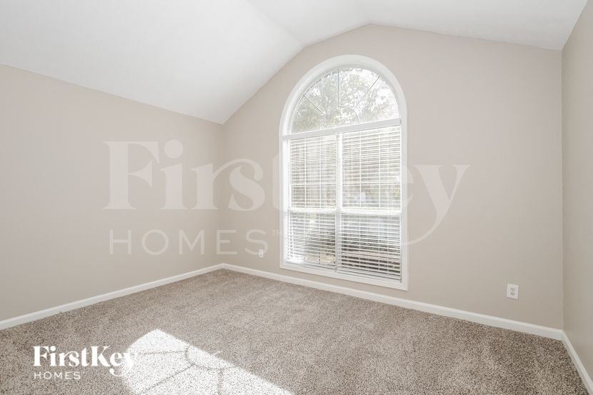 Building Photo - 2014 Manor Oak Ln