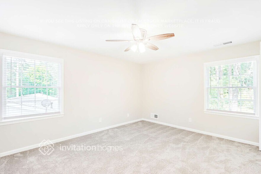 Building Photo - 1427 Drayton Woods Dr