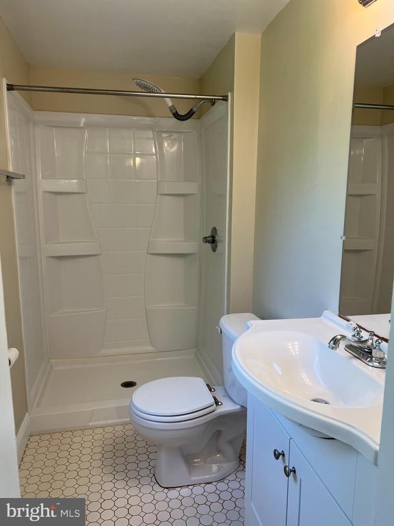 Building Photo - 4616 Willow Run Dr