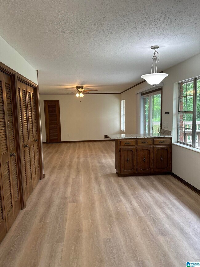 Building Photo - 81 Brookview Ln