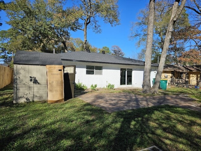 Building Photo - 307 Hildred Ave