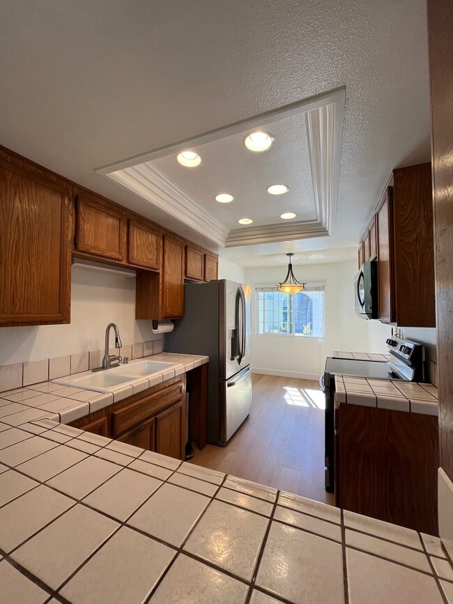Building Photo - 1550 Apache Dr